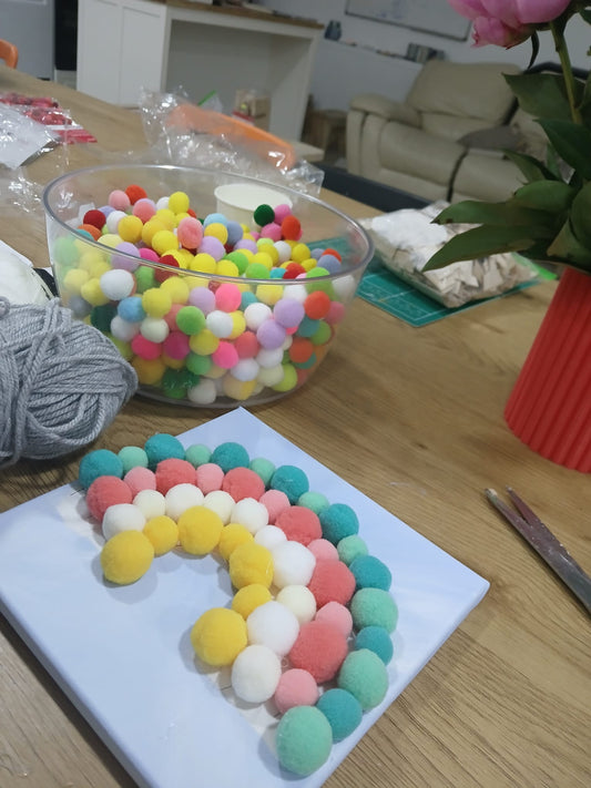 Tema 4 - Pom-Pom Rainbows - Pictura & Craft